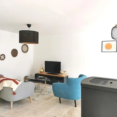 Charmante Maison Au Coeur Du Village De Сasa de vacaciones *